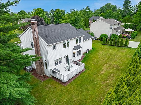 3rd image of 4480 Jasmine Dr