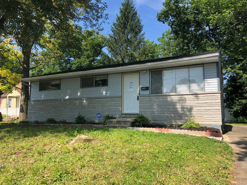 3849 Walford St photo 1