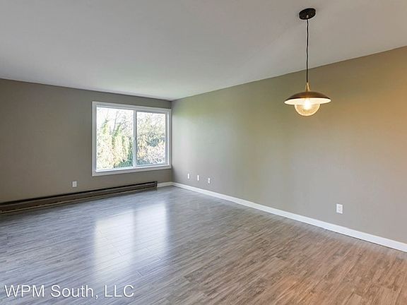 4th image of 17431 Ambaum Blvd S Unit C9