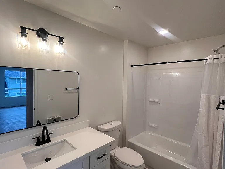411 N 21st St #203 — Photo 5