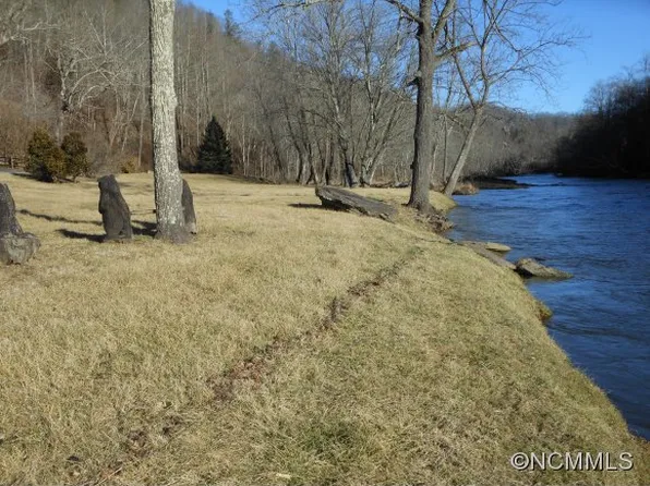 3399 Panther Creek Rd, Clyde, NC 28721