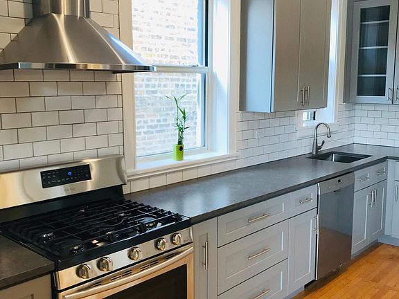3rd image of 1411 W Winona St #2