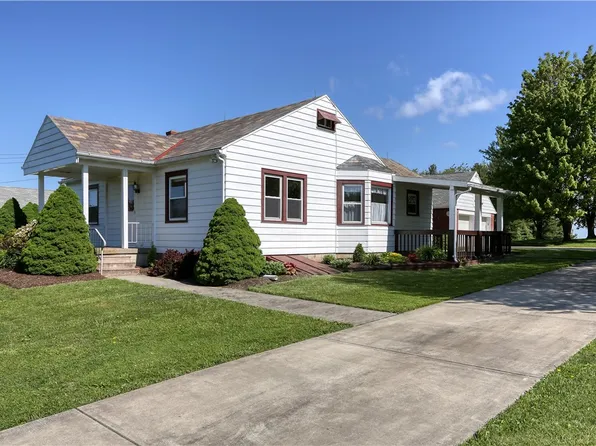 795 Hartzell School Rd, New Brighton, PA 15066