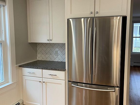2nd image of 72 Cumberland St #1