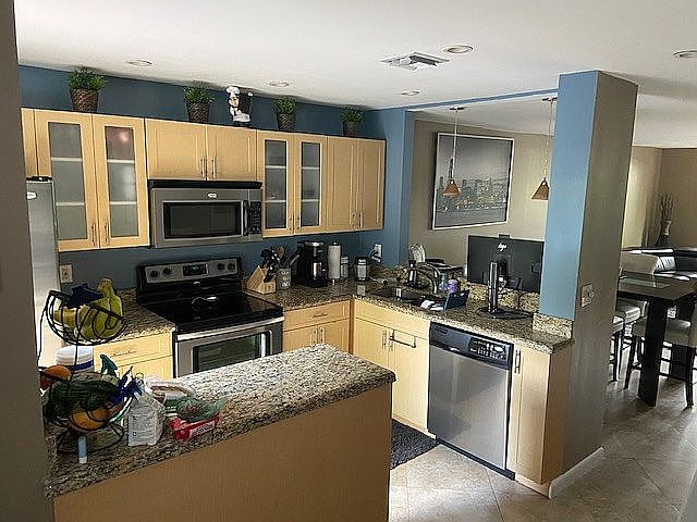 1st image of 571 NE 7th Ave #3B