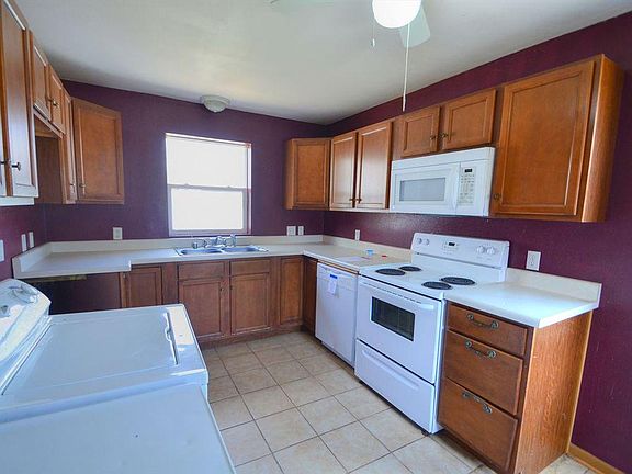 2nd image of 525 S Academy St