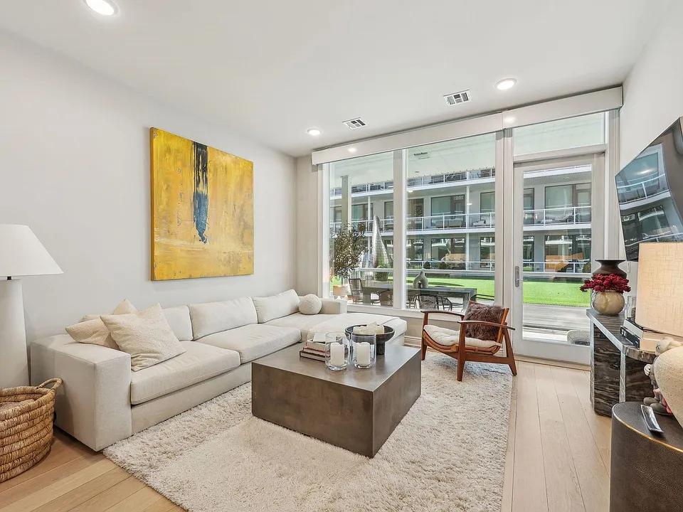 3 Somerset Ln #316