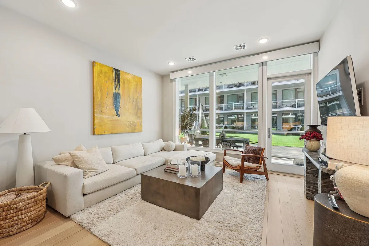 3 Somerset Lane 316