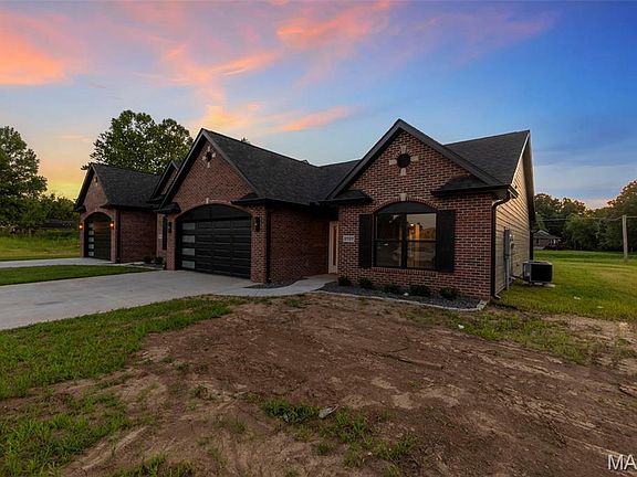2nd image of 3707 Beechwood Court Cpe