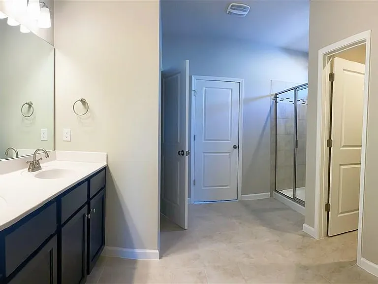205 Stornoway Ln — Photo 10
