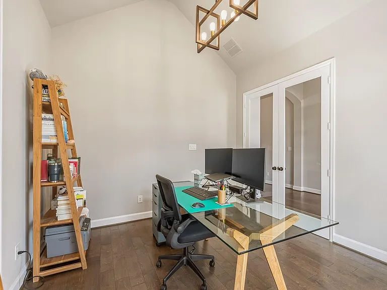 2106 Stargrass Dr — Photo 11