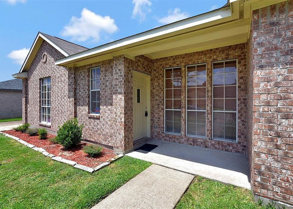 1st image of 33390 Purslane Dr