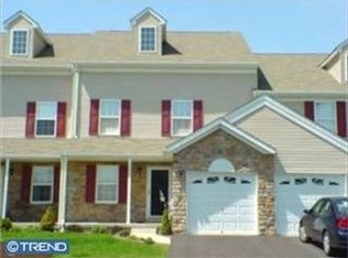 306 Cedar Waxwing Dr, Warrington, PA 18976