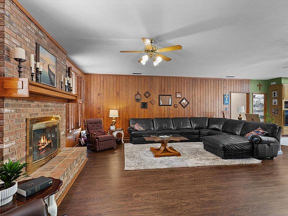 5th image of 100 W Davis Walker Rd