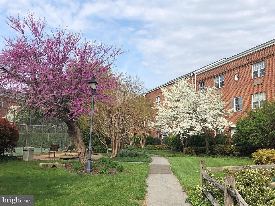 1st image of 1630 W Abingdon Dr APT 201