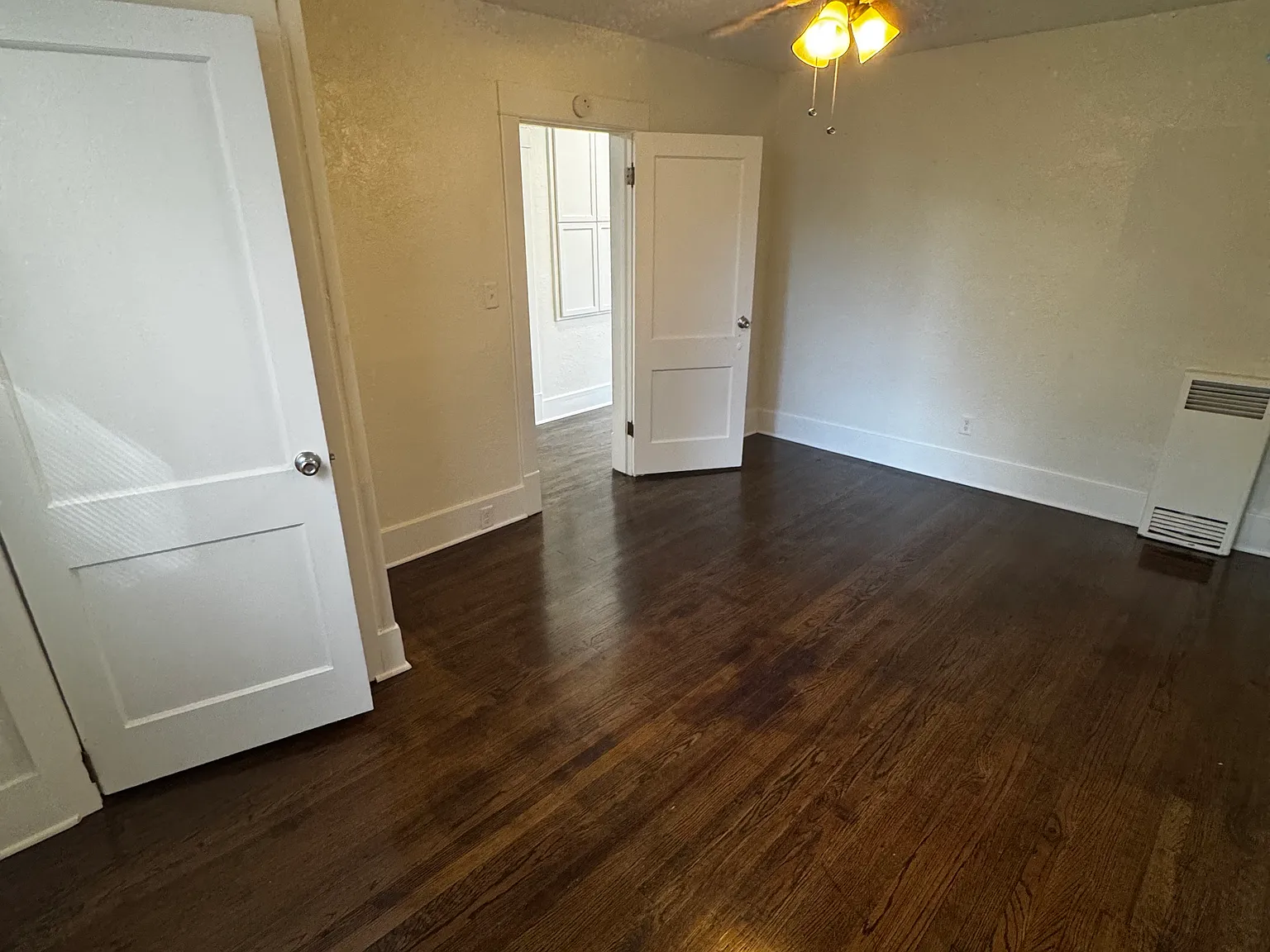 Forest Avenue — Photo 3