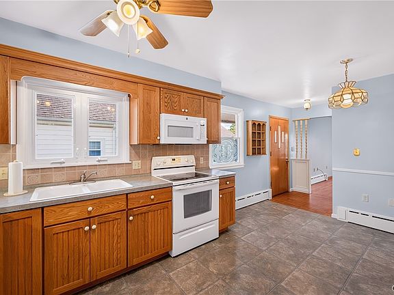 4th image of 175 Proctor Blvd