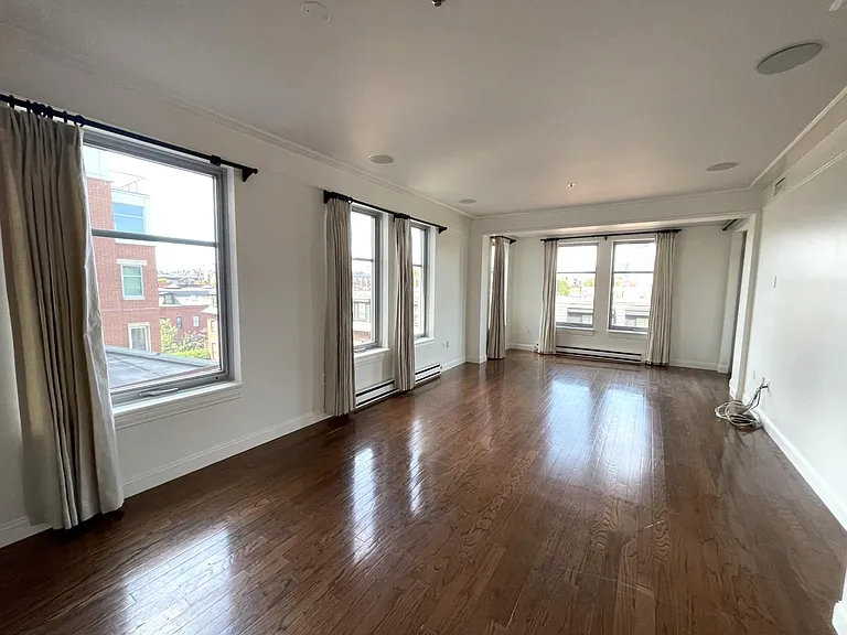 1597 Washington St #400 — Photo 1