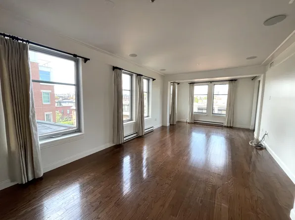 1597 Washington St APT 400, Boston, MA 02118
