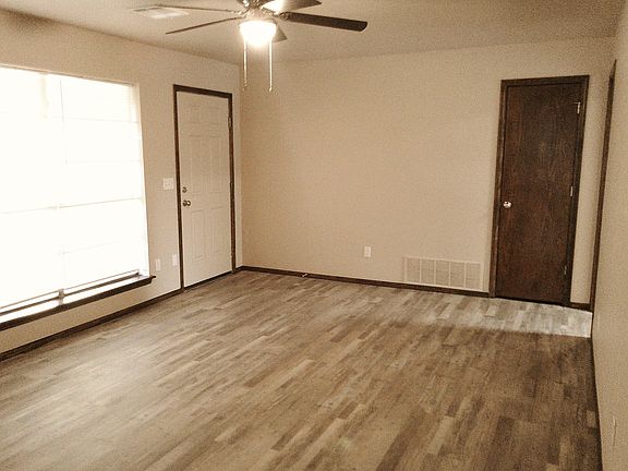 3rd image of 2817 SW 84th St