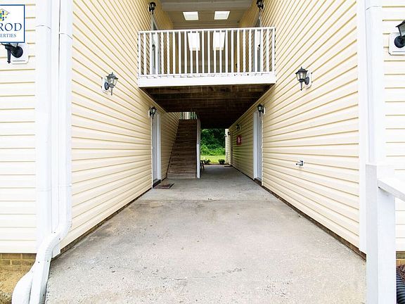 2nd image of 509D Mystic Dr