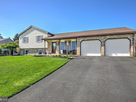 4th image of 916 Dawn Ave