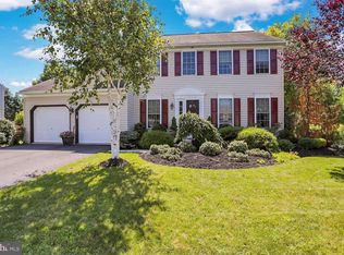 11 Horseshoe Dr, Morgantown, PA 19543