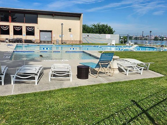 5th image of 2110 Harbour Dr #2110