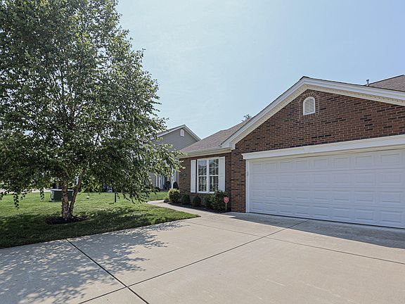 4th image of 428 Villa Ridge Dr