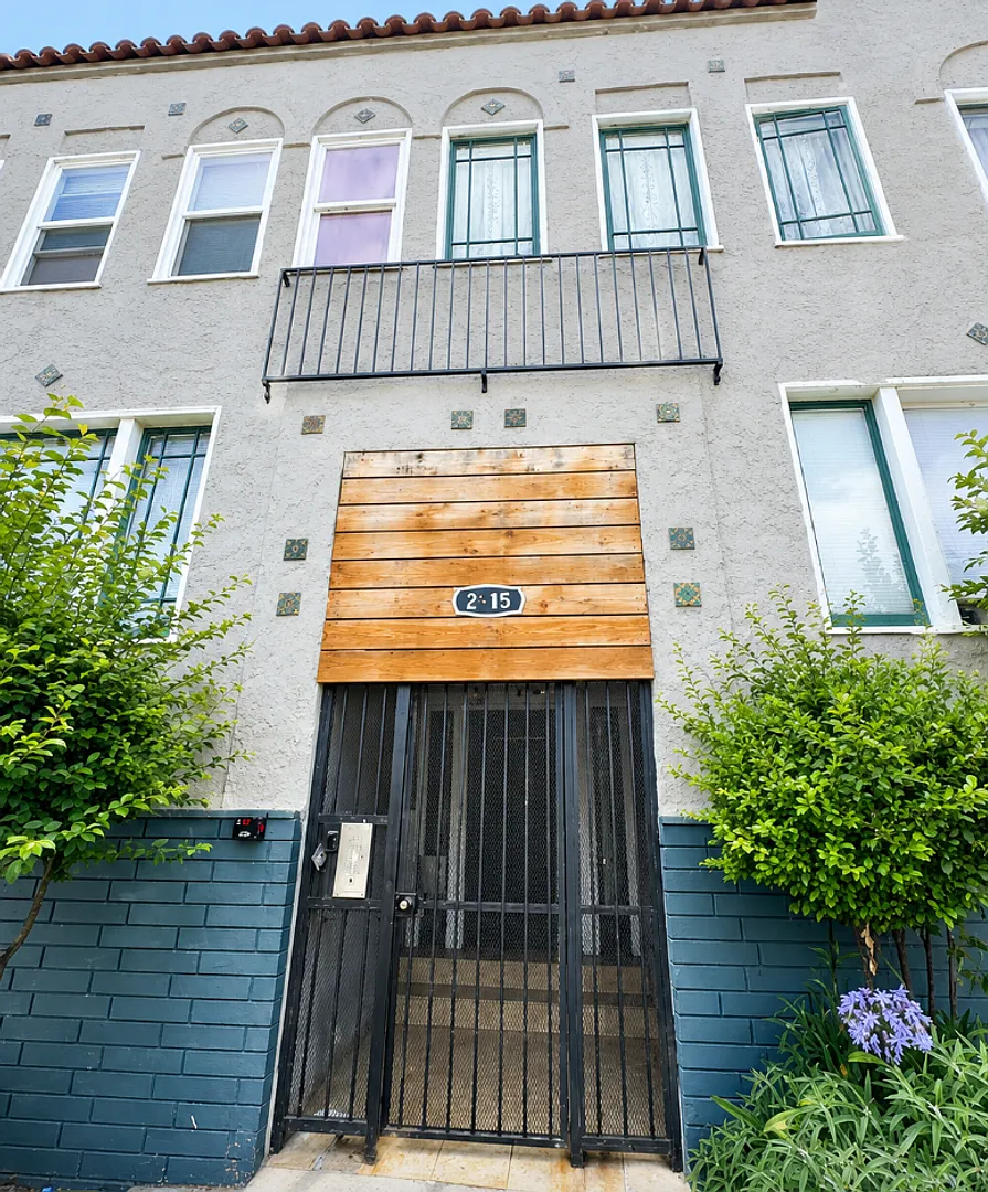 2915 Martin Luther King Jr Way — Photo 1