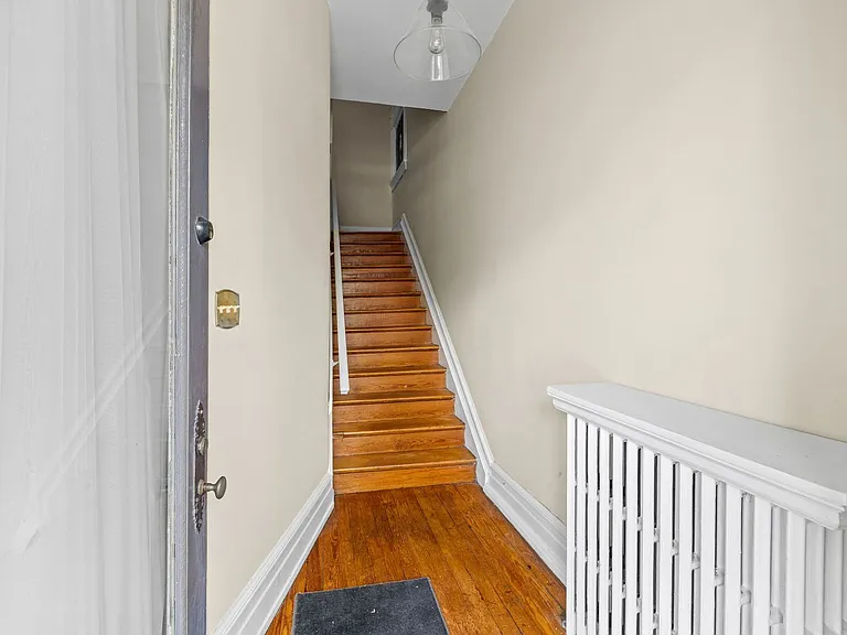 2713 W Grace St — Photo 2