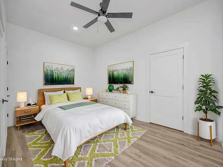 636 Watkins St #1 — Photo 14
