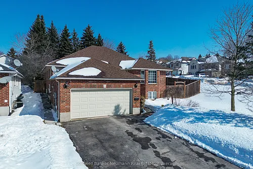 4 Cutting Dr #LOWER Photo 1