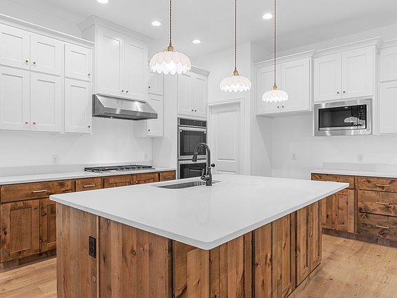 5th image of 2714 S Eagle Dr #4