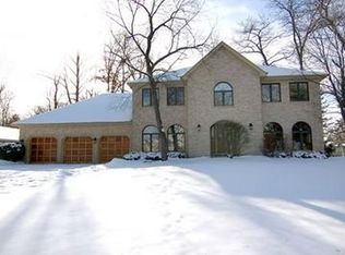 901 Ridgewood Dr, West Chicago, IL 60185