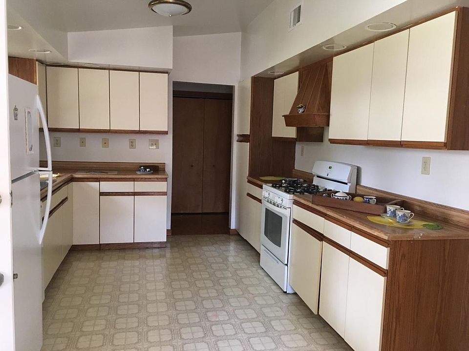 1st image of 5591 Cherry Tree Cir