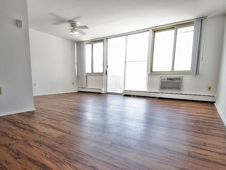 Cultural Gardens Apartments — Photo 16