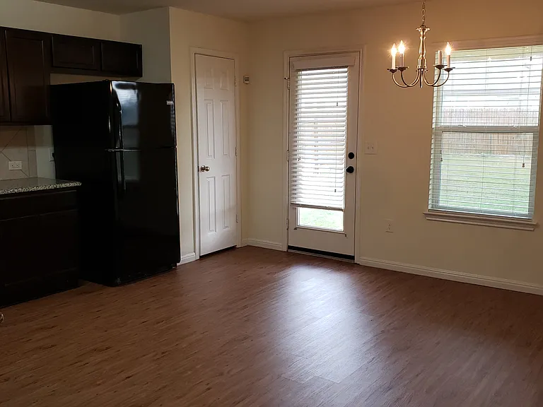 503 Luna Vista Dr — Photo 9