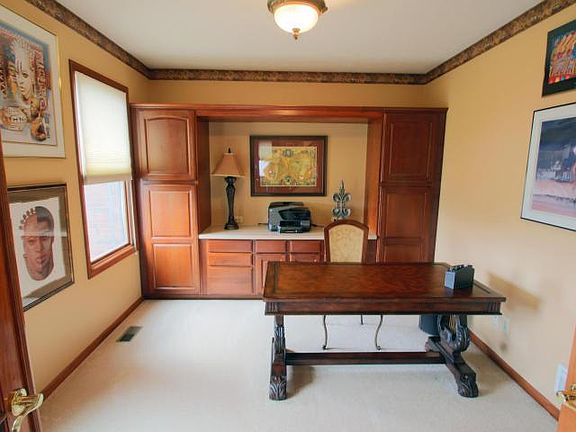 5th image of 8922 Oakshire Dr NW