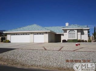 9430 Sierra Vista Rd, Phelan, CA 92371