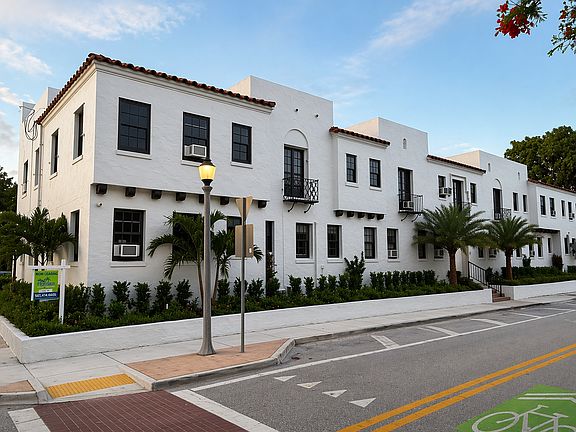 2nd image of 623 Park Pl #5