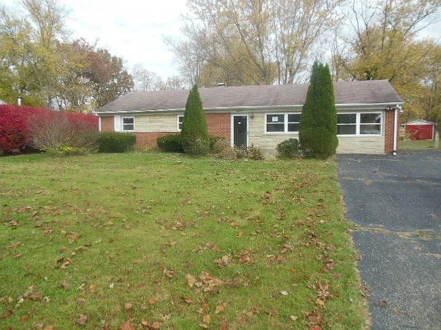 3852 Field Ln photo 1