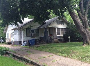 915 45th St, Des Moines, IA 50312