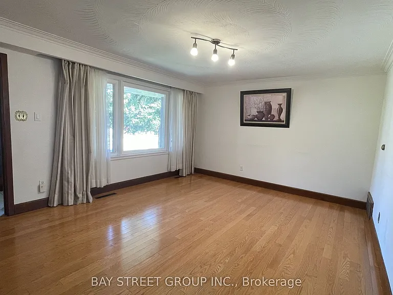 260 Moore Park Ave — Photo 3
