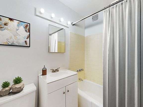 3rd image of 188 E 93rd St APT 4K