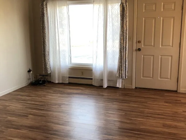 2202 Lewis Ave — Photo 7