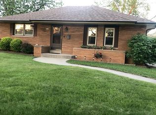 2868 S Cleveland Park Dr, West Allis, WI 53219