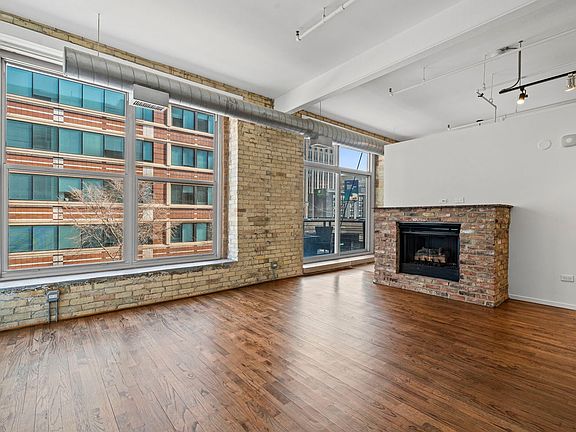 3rd image of 420 S Clinton St APT 209