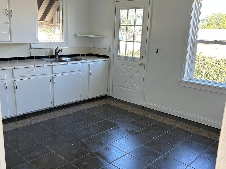 2nd image of 502 12th St