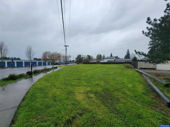 5010 Windsor Island Rd N, Keizer, OR 97303